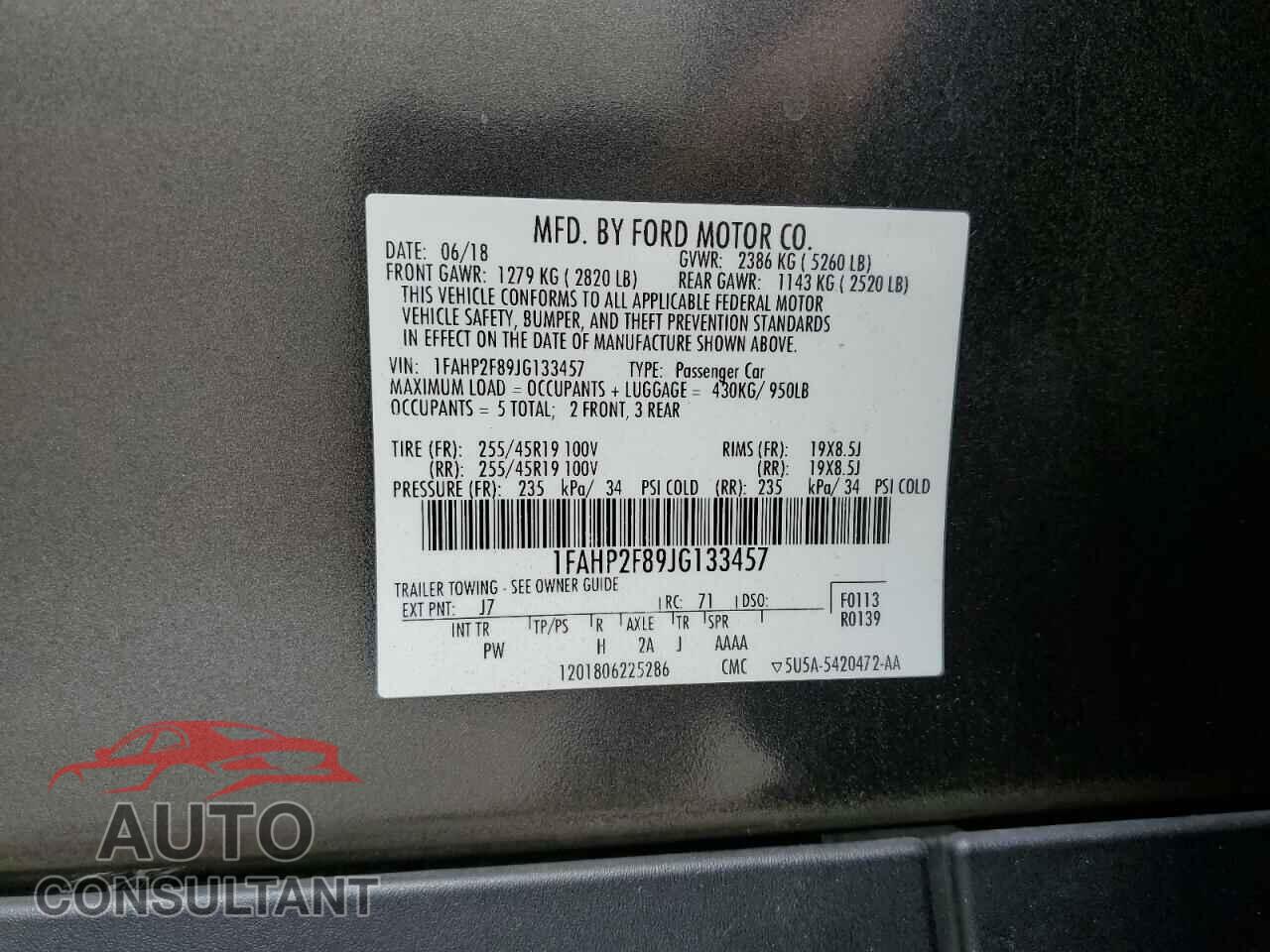 FORD TAURUS 2018 - 1FAHP2F89JG133457