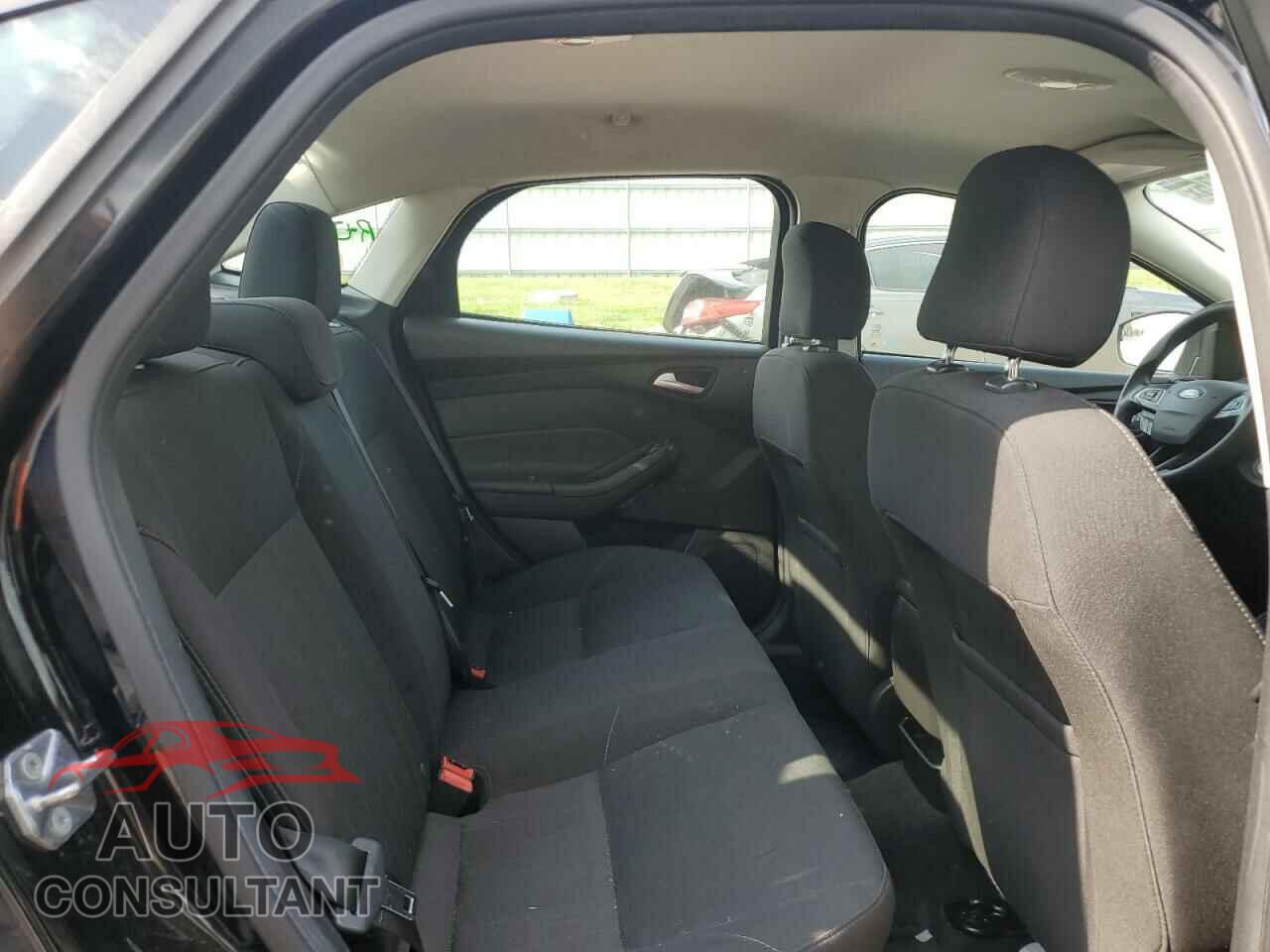 FORD FOCUS 2017 - 1FADP3FE9HL310360