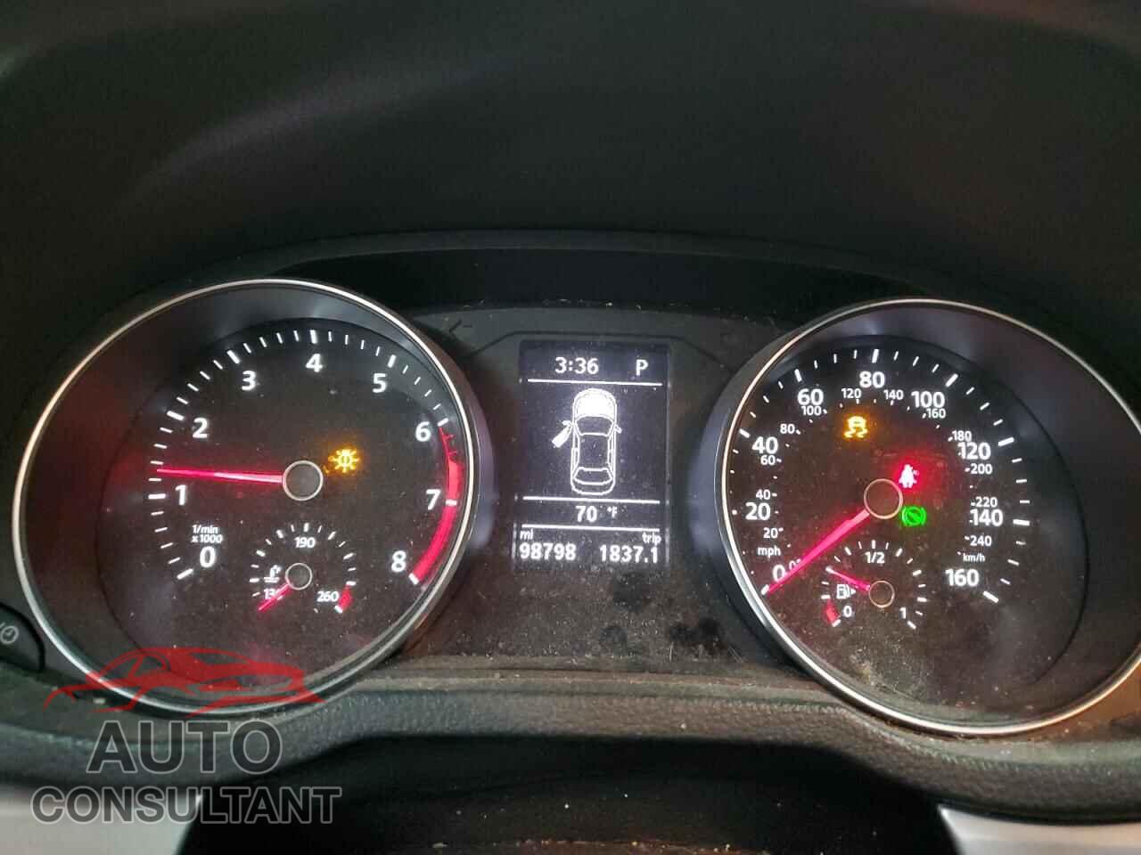 VOLKSWAGEN PASSAT 2017 - 1VWAT7A38HC006830