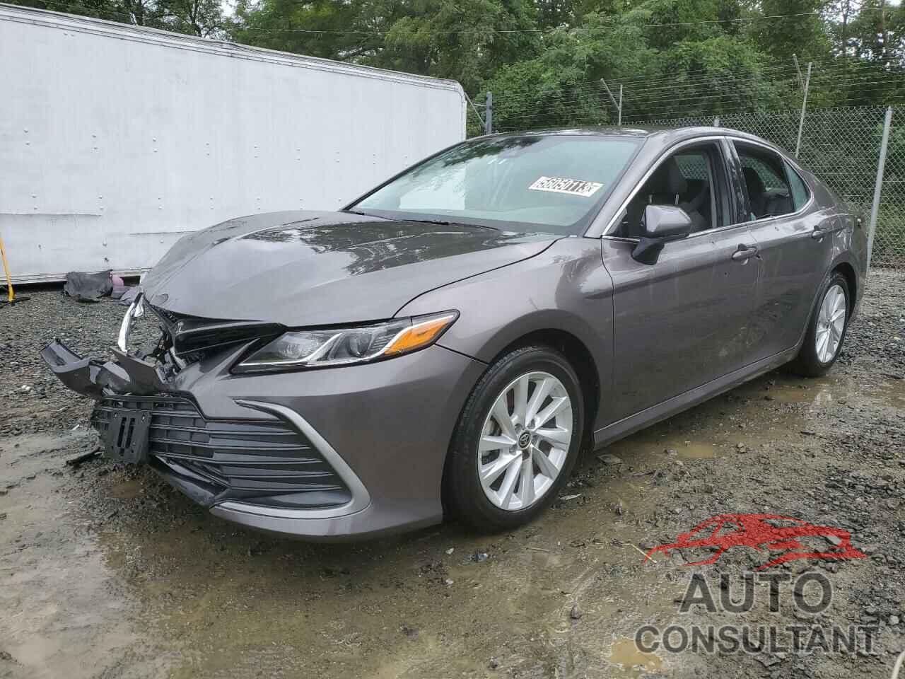 TOYOTA CAMRY 2022 - 4T1C11AK5NU706845