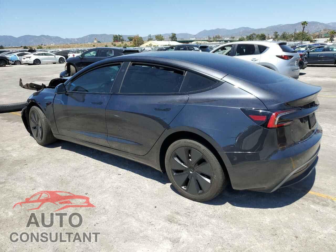 TESLA MODEL 3 2024 - 5YJ3E1EA5RF744407
