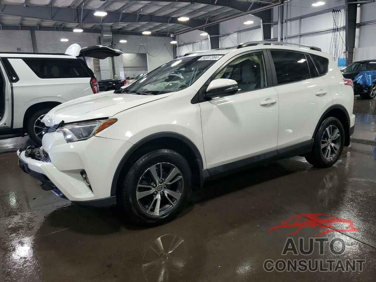 TOYOTA RAV4 2018 - JTMRFREV0JJ223536