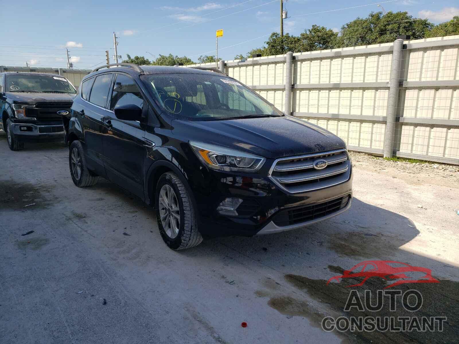 FORD ESCAPE 2017 - 1FMCU0GD7HUC07270