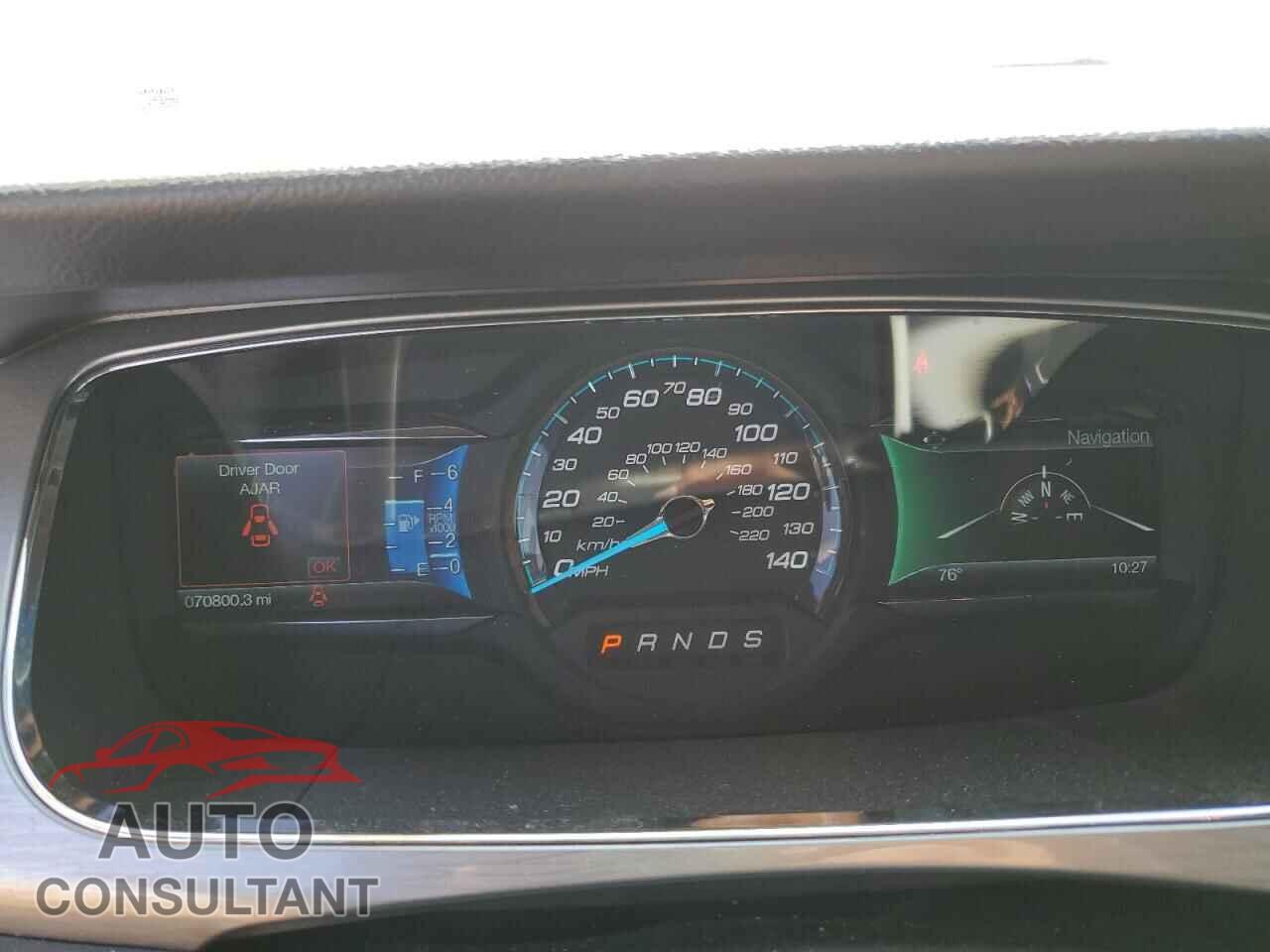 FORD TAURUS 2018 - 1FAHP2E81JG111275