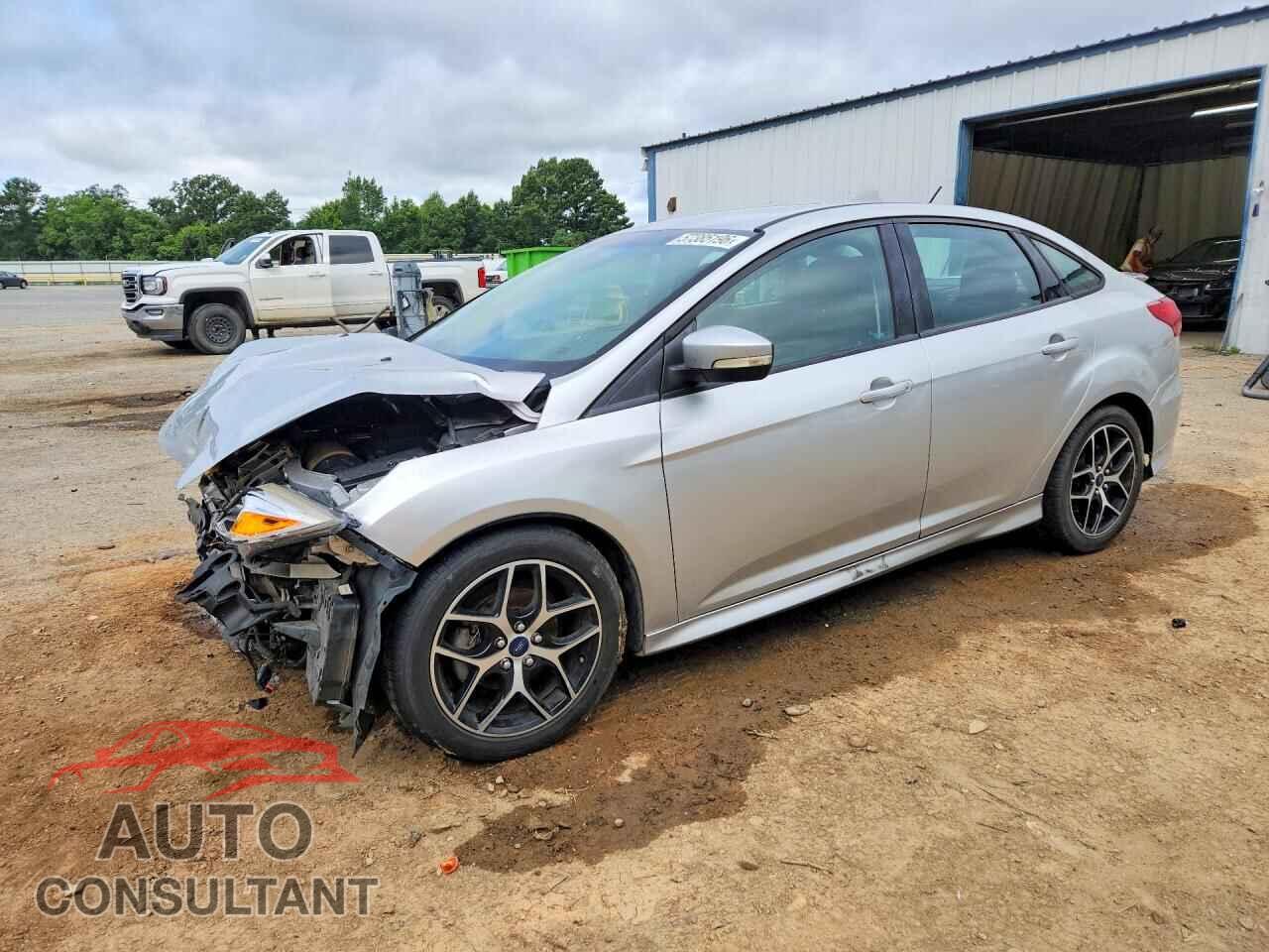 FORD FOCUS 2015 - 1FADP3FE7FL379772