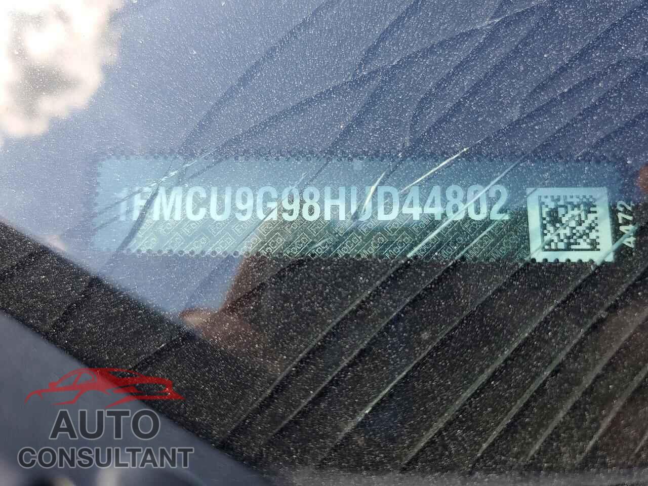 FORD ESCAPE 2017 - 1FMCU9G98HUD44802