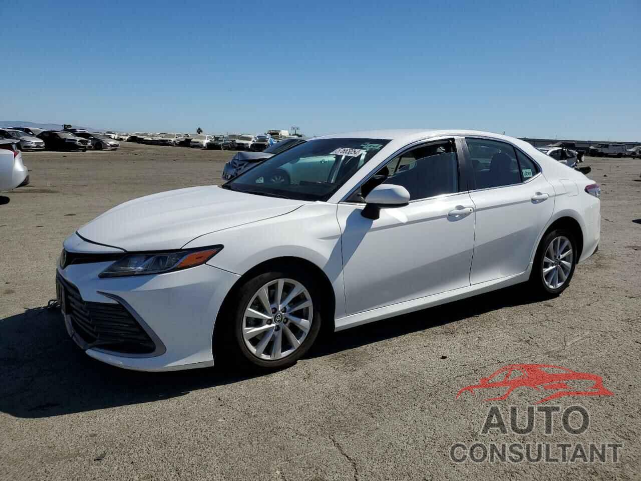 TOYOTA CAMRY 2022 - 4T1C11AK5NU674074