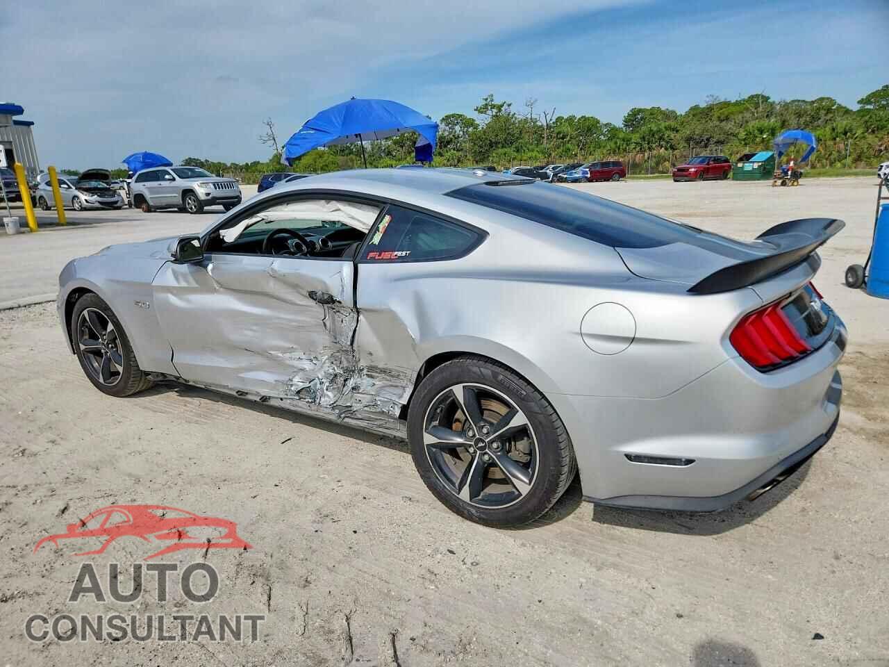 FORD MUSTANG 2019 - 1FA6P8CF0K5105735