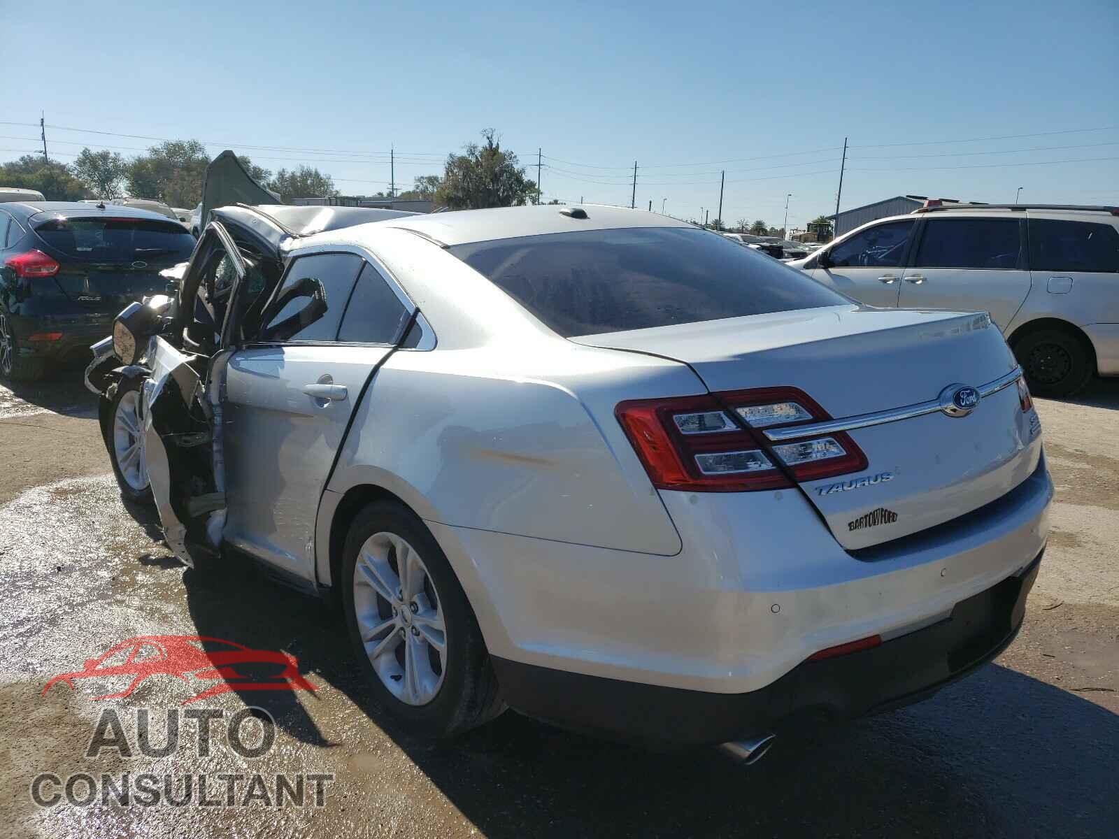 FORD TAURUS 2018 - 1FAHP2E87JG129456
