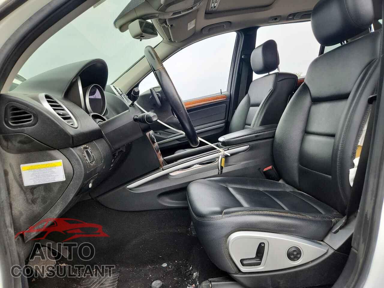 MERCEDES-BENZ M-CLASS 2009 - 4JGBB86E39A489601