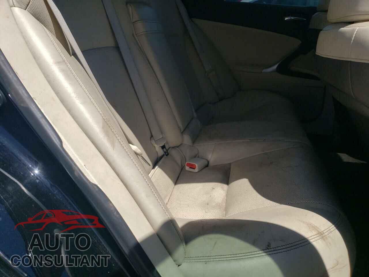 LEXUS IS 2012 - JTHBF5C21C5176028