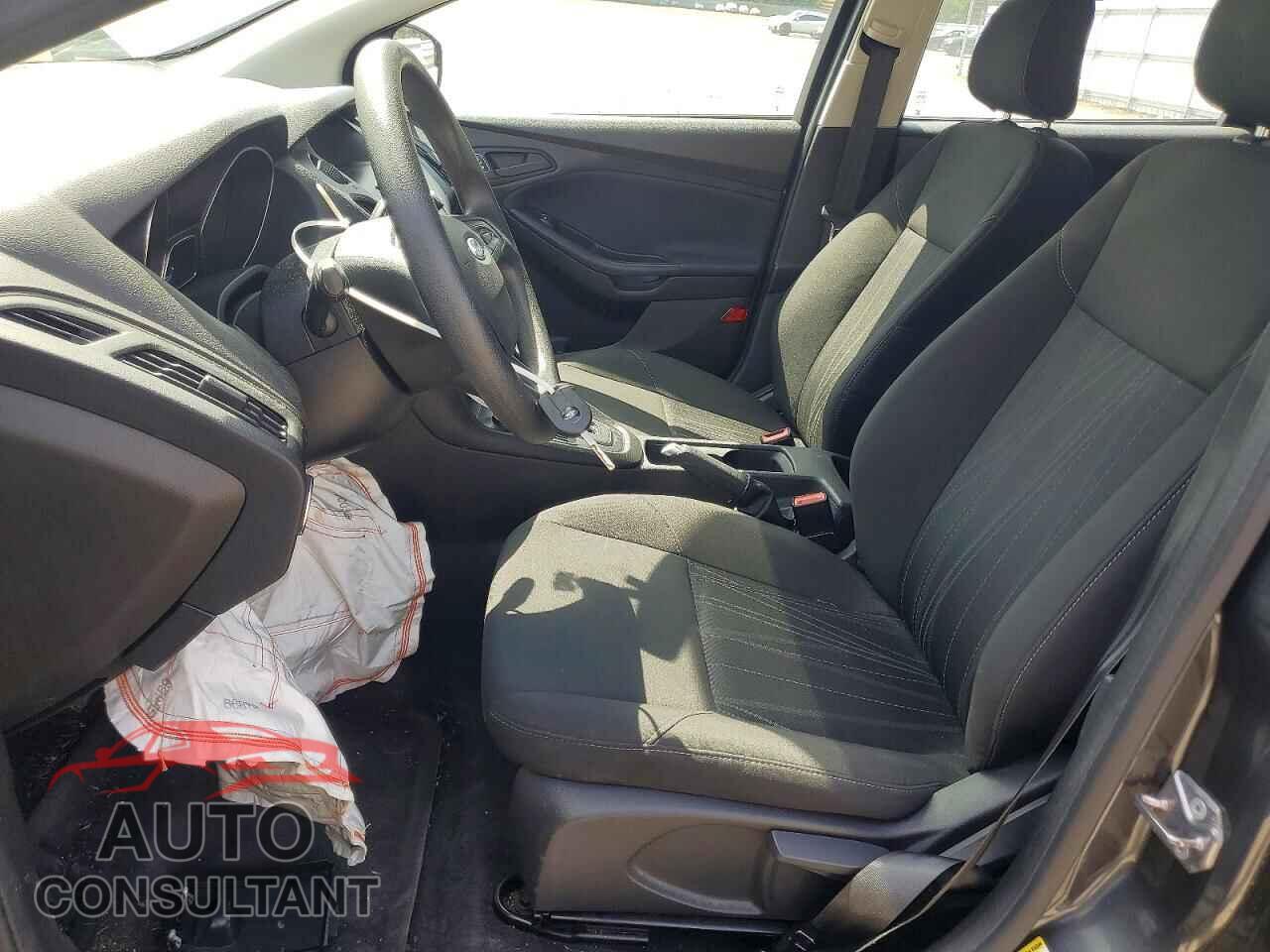 FORD FOCUS 2017 - 1FADP3E27HL325558
