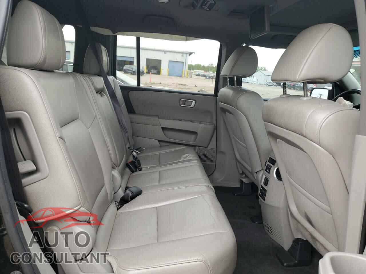 HONDA PILOT 2012 - 5FNYF4H6XCB033367