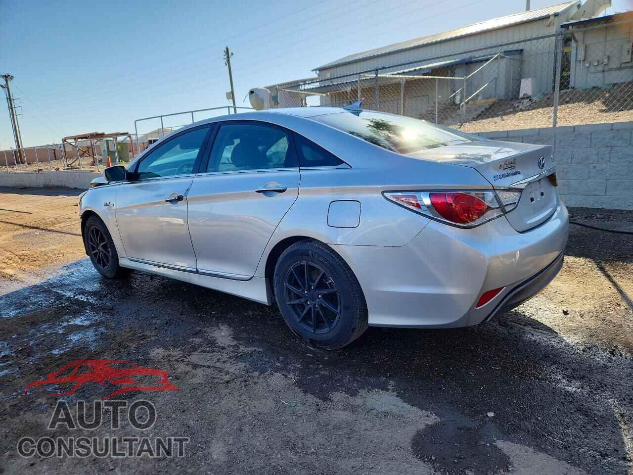 HYUNDAI SONATA 2014 - KMHEC4A47EA108182