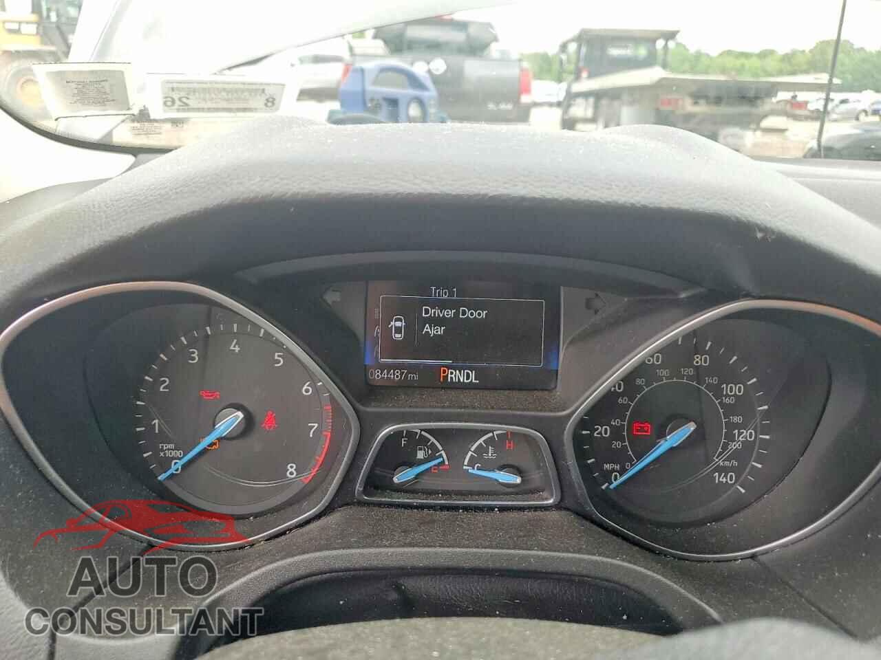 FORD FOCUS 2017 - 1FADP3E23HL279050