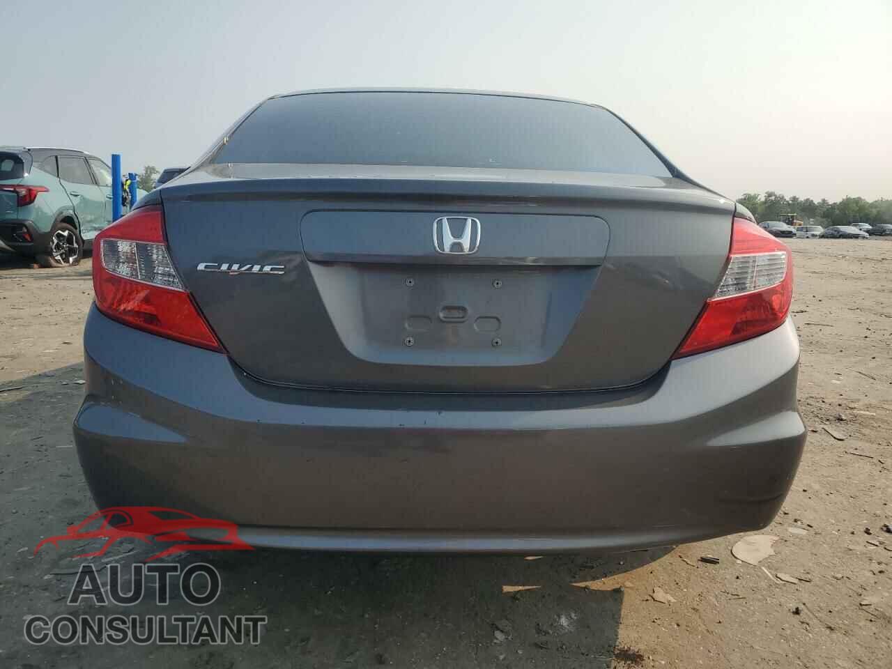 HONDA CIVIC 2012 - 2HGFB2F52CH585166