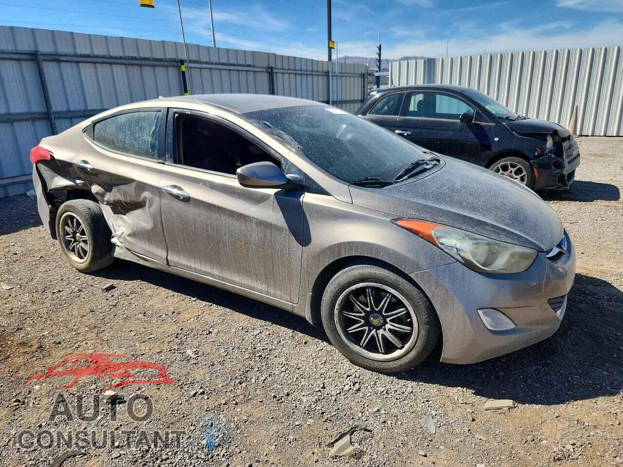 HYUNDAI ELANTRA 2013 - 5NPDH4AE2DH286597