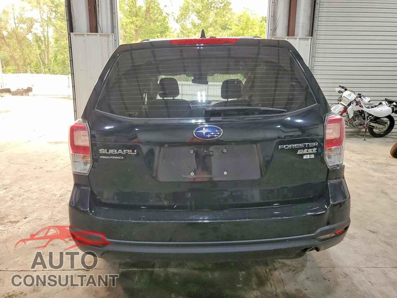 SUBARU FORESTER 2017 - JF2SJAAC0HG476497