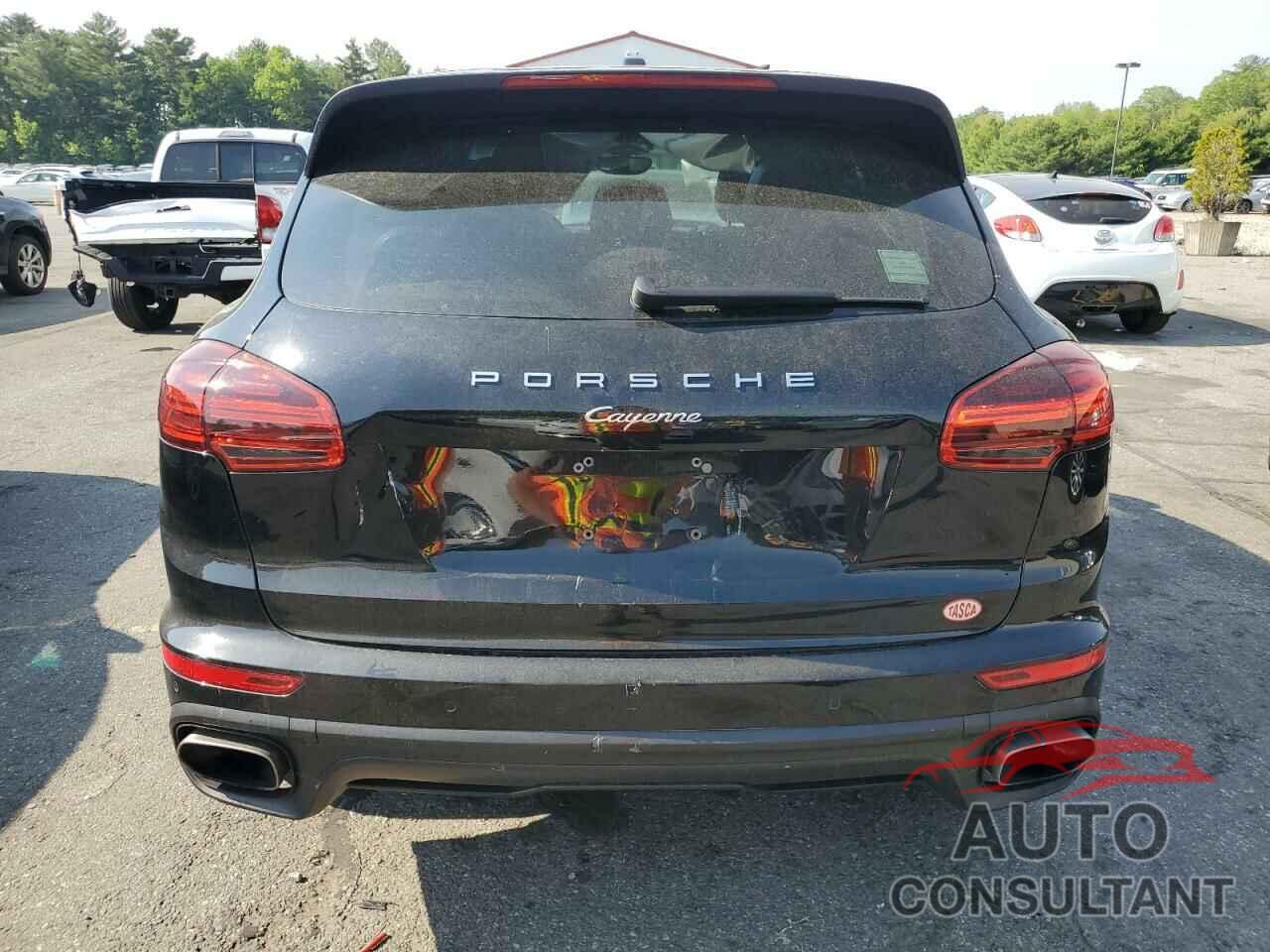 PORSCHE CAYENNE 2018 - WP1AA2A26JKA06824