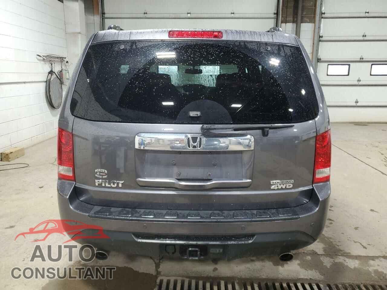 HONDA PILOT 2015 - 5FNYF4H99FB006644