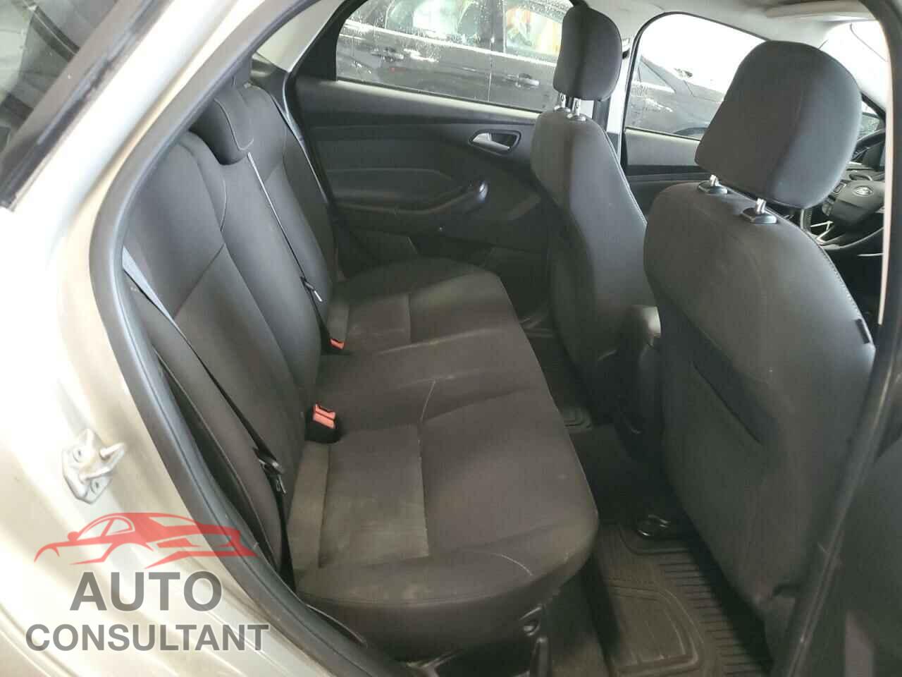 FORD FOCUS 2015 - 1FADP3F24FL357590