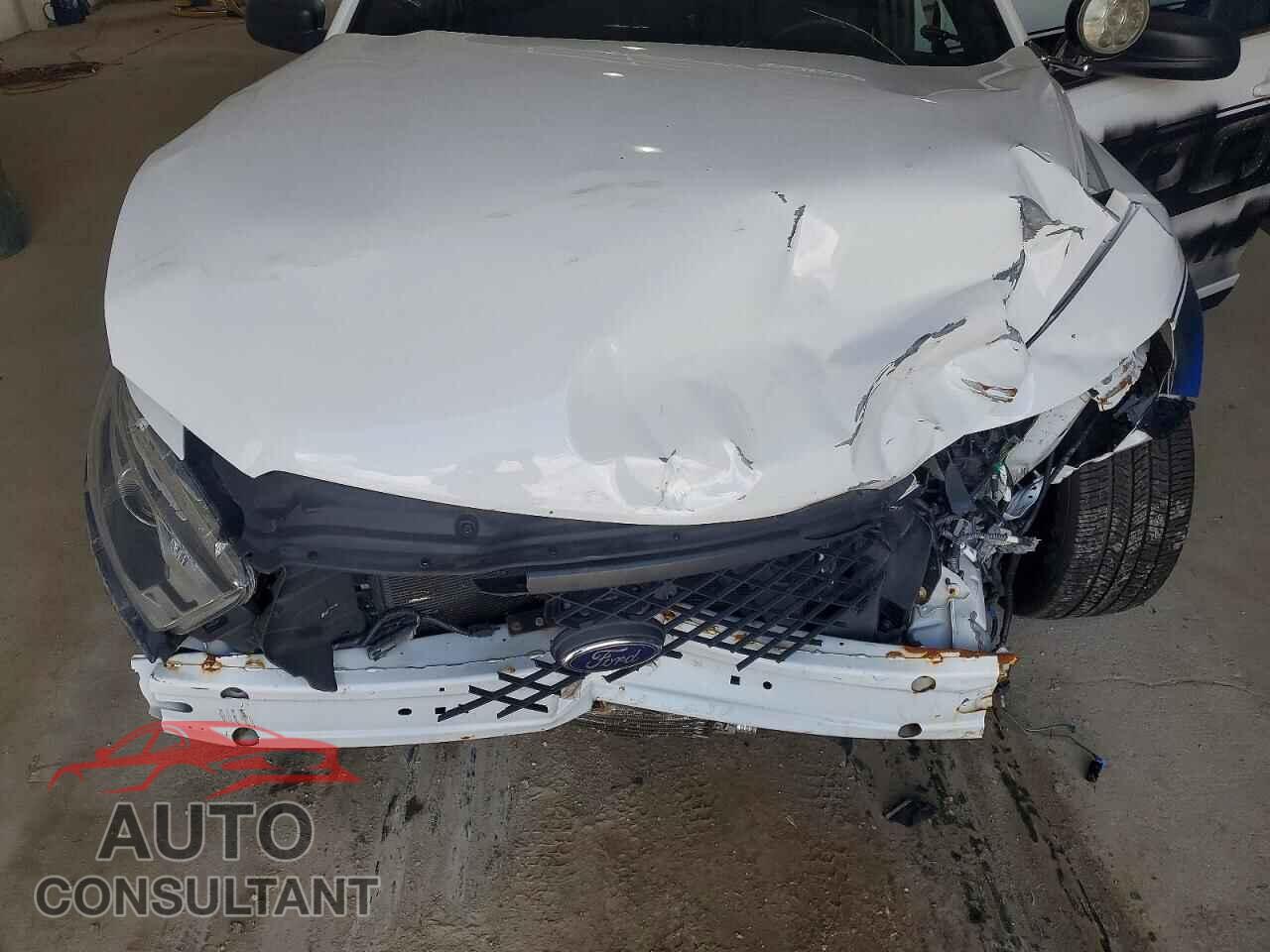 FORD TAURUS 2018 - 1FAHP2MK7JG104697