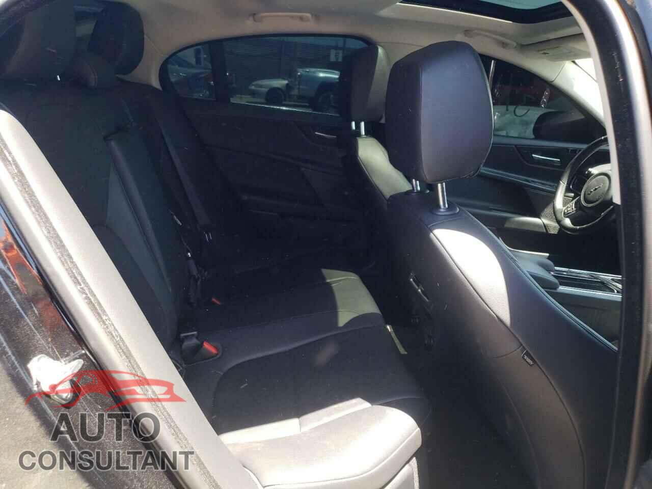 JAGUAR XE 2019 - SAJAS4FX9KCP52809