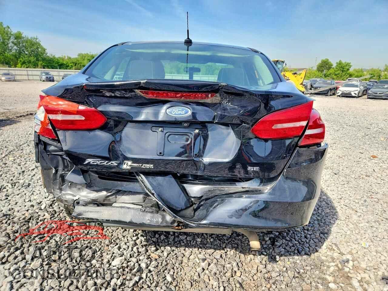 FORD FOCUS 2018 - 1FADP3F29JL272866