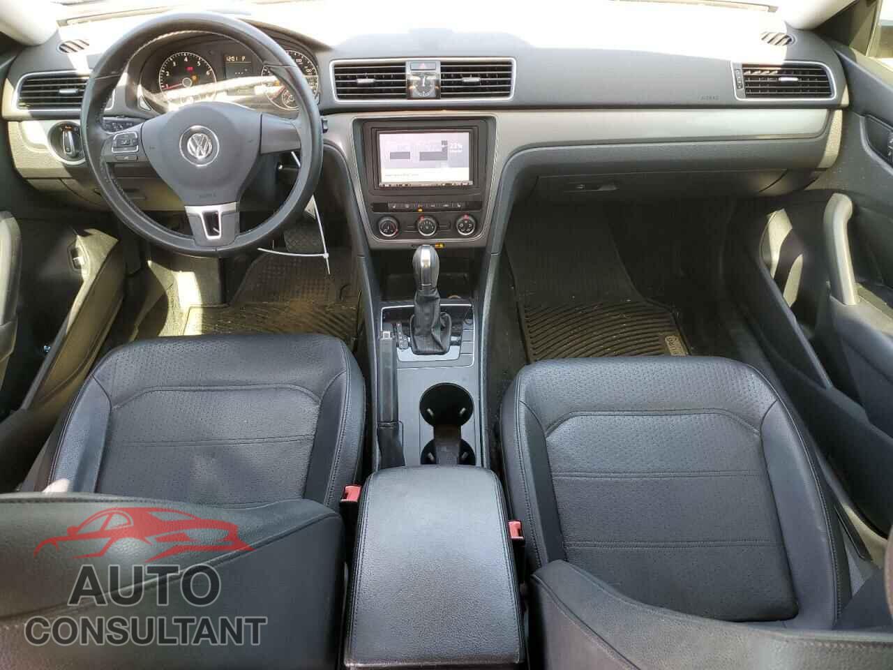 VOLKSWAGEN PASSAT 2014 - 1VWAH7A31EC005032