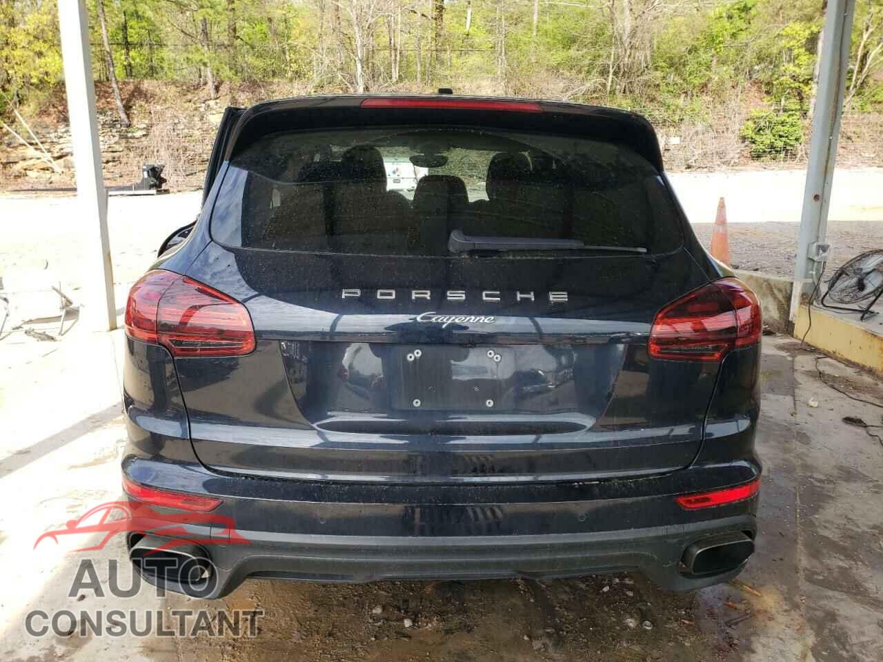 PORSCHE CAYENNE 2016 - WP1AA2A27GKA12902