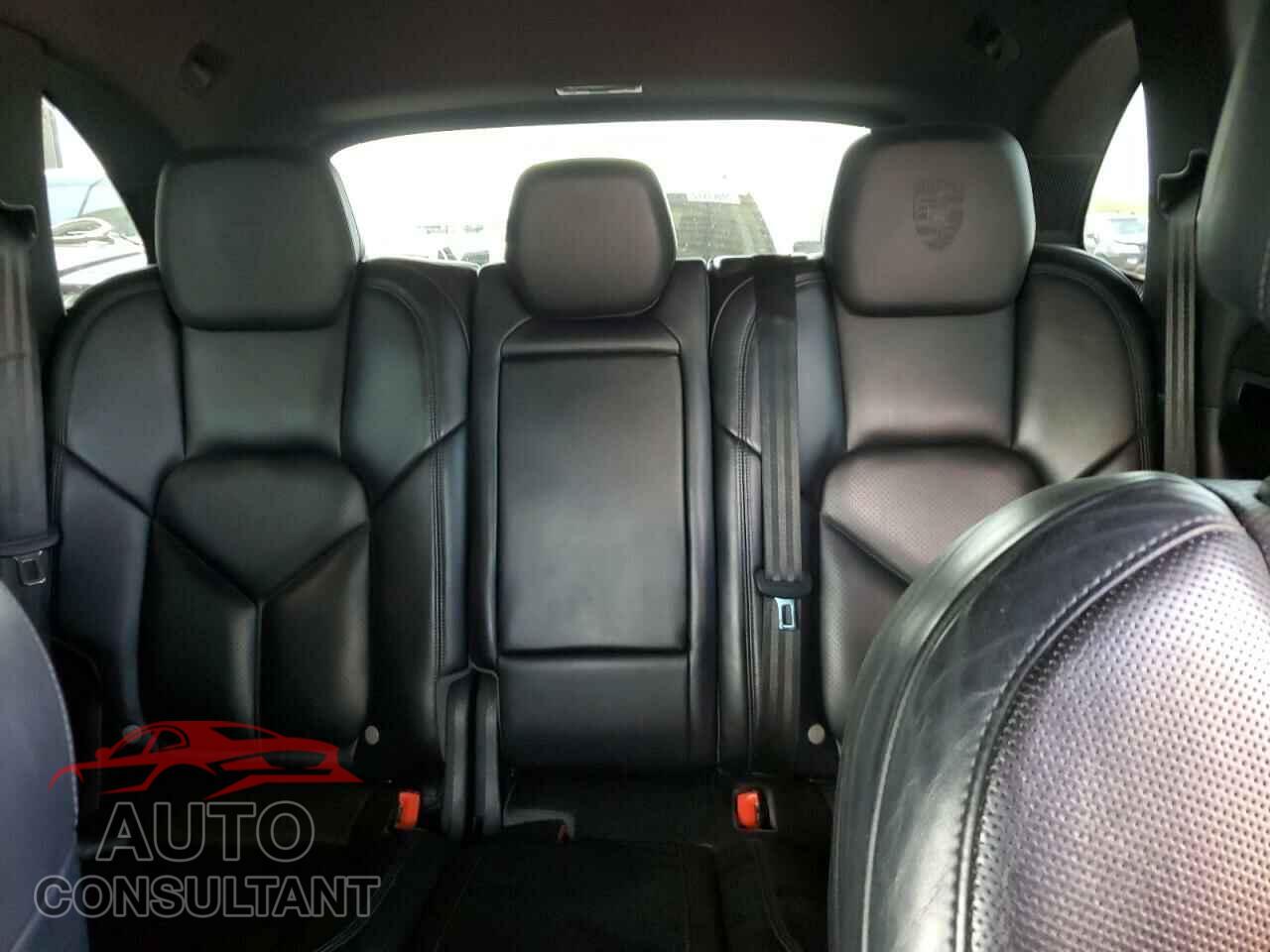 PORSCHE CAYENNE 2017 - WP1AA2A28HKA83625