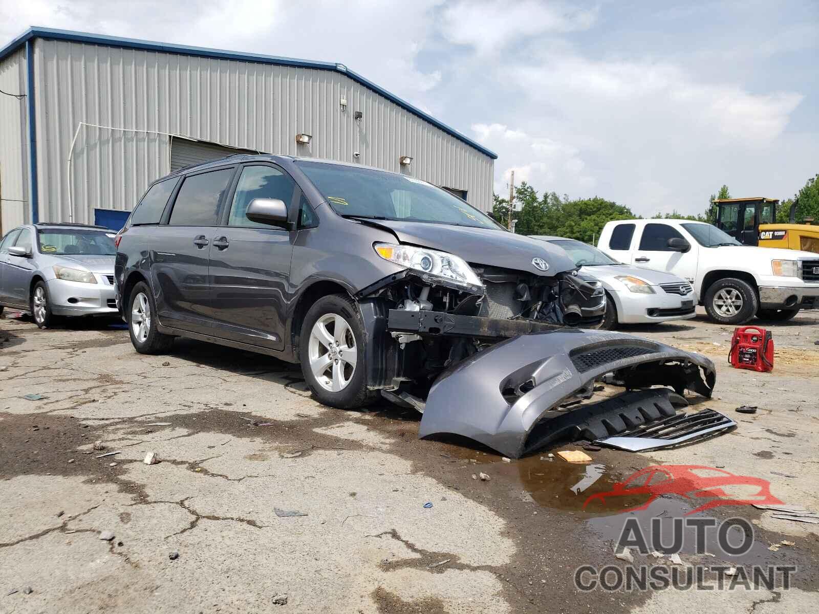 TOYOTA SIENNA 2017 - 5TDKZ3DC9HS811552
