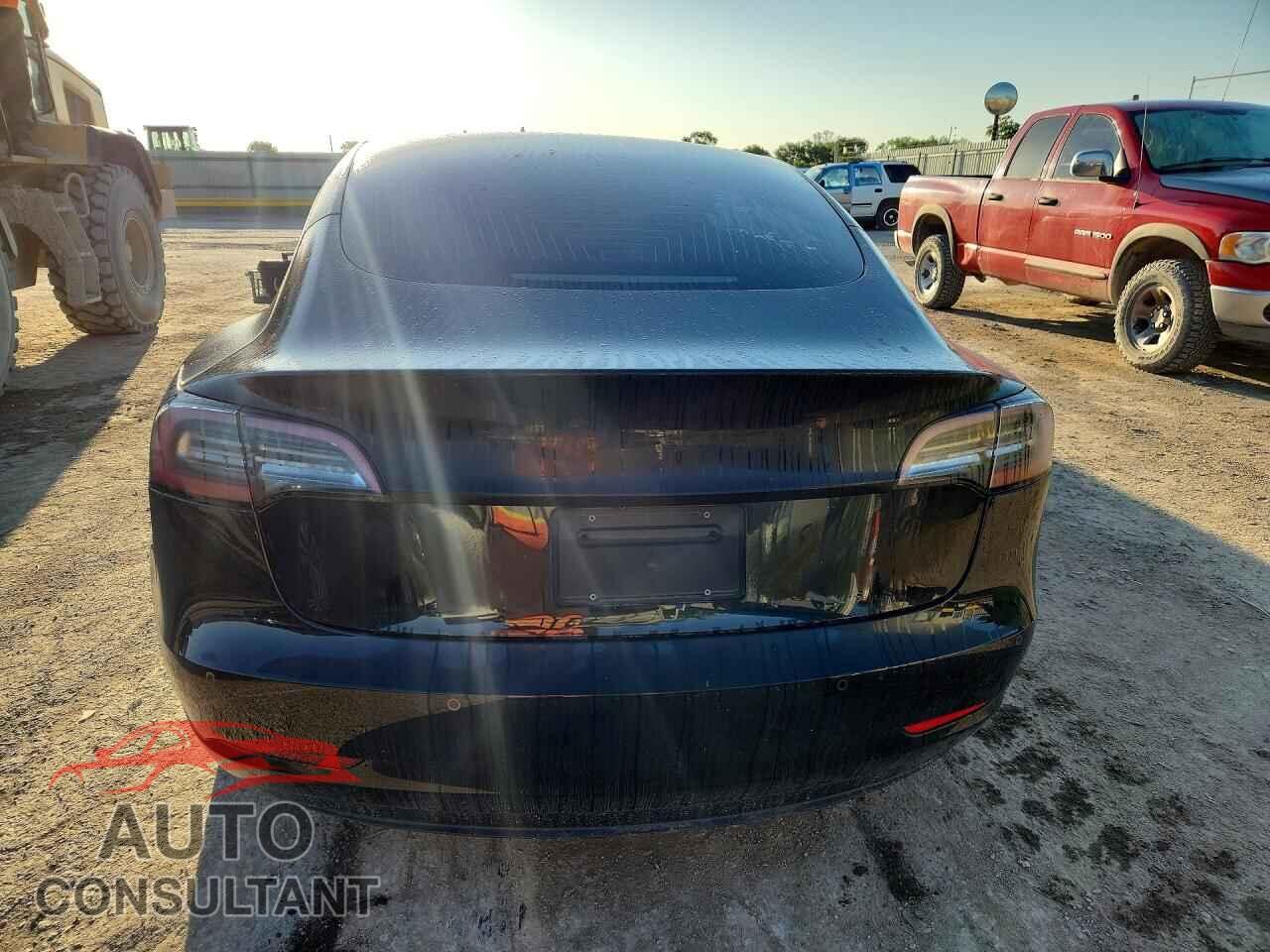 TESLA MODEL 3 2019 - 5YJ3E1EB3KF213950