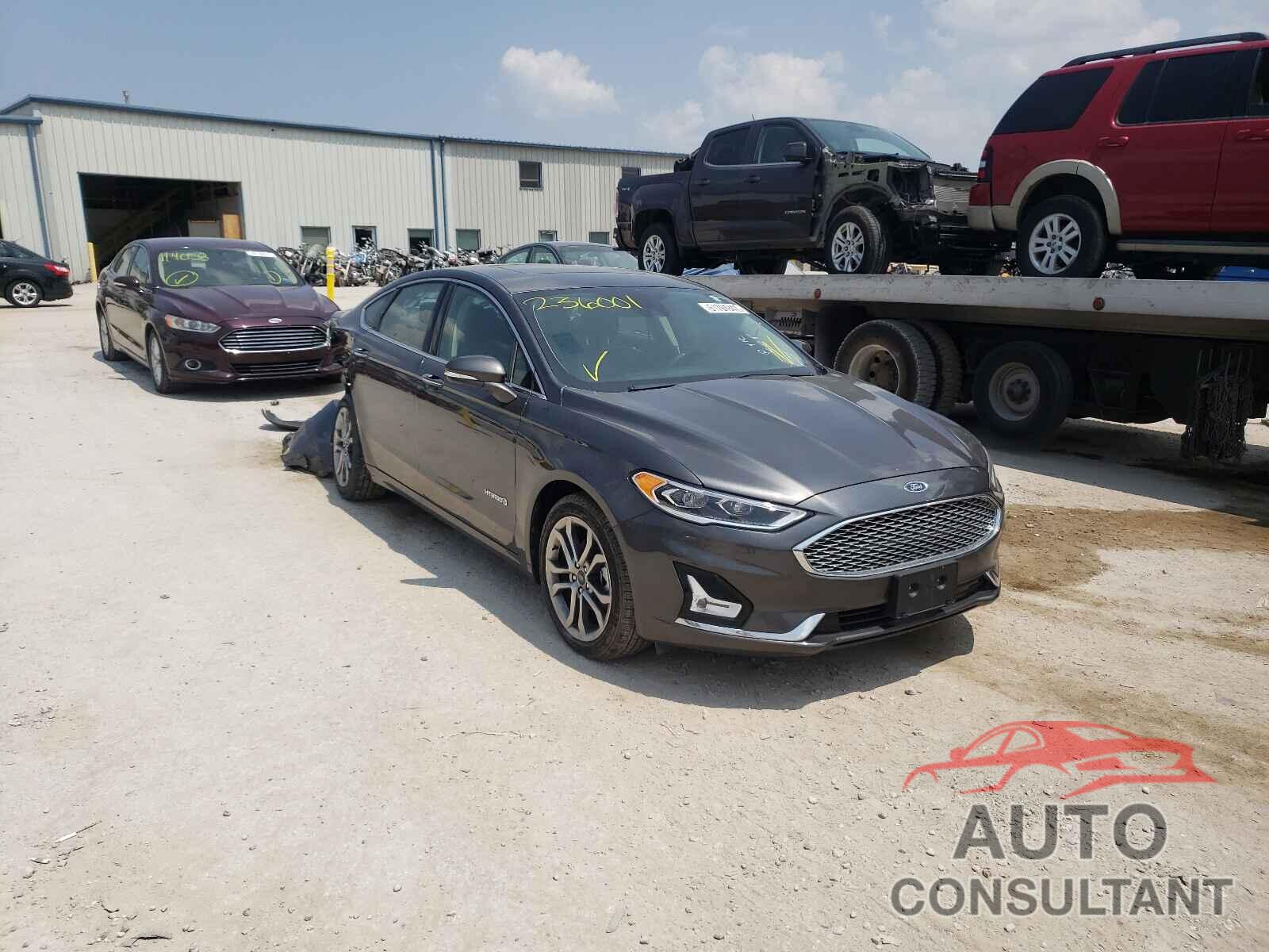 FORD FUSION 2019 - 3FA6P0RU1KR236001