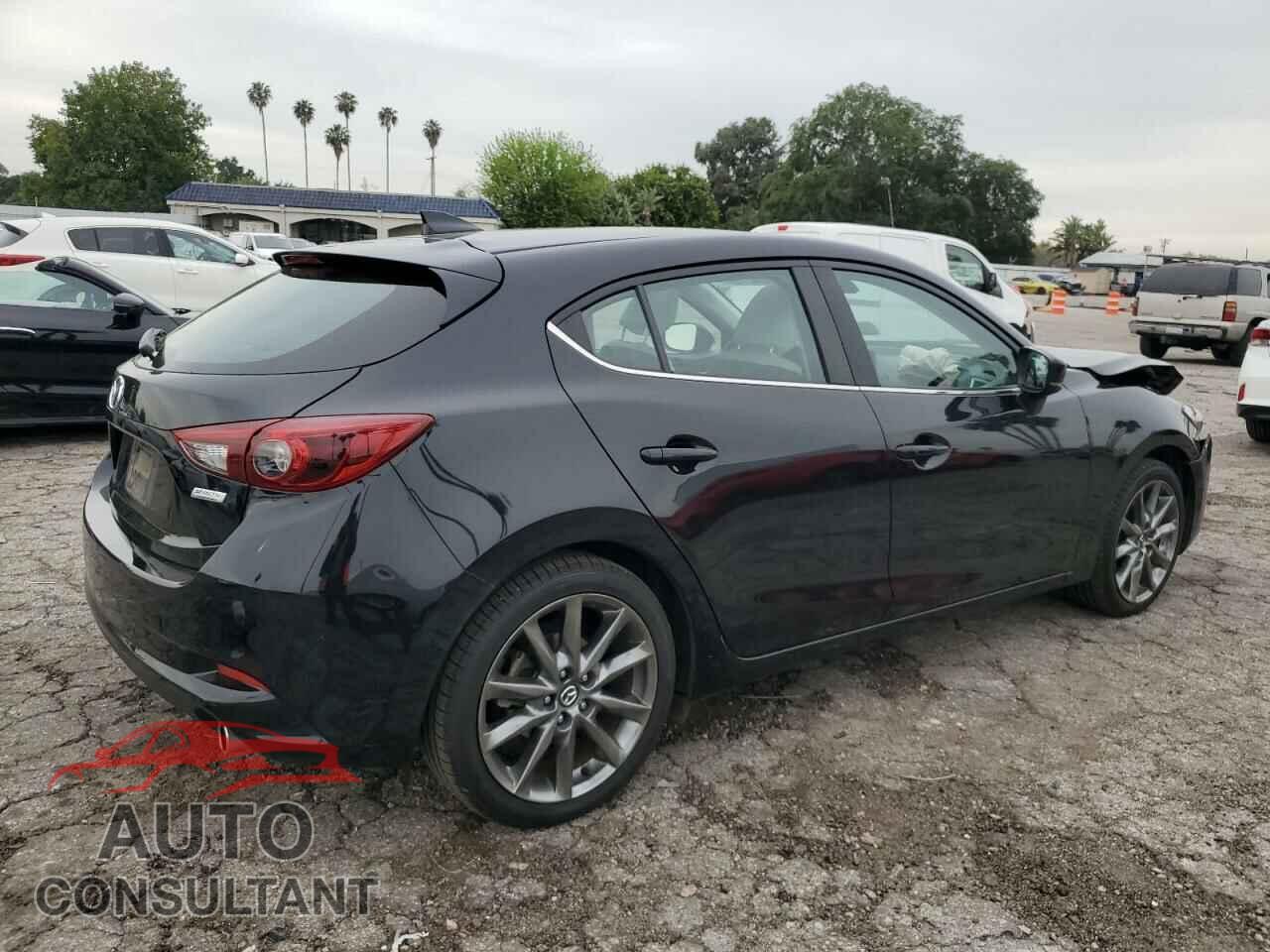 MAZDA 3 2018 - 3MZBN1M36JM171514
