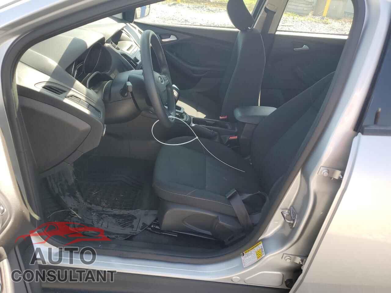 FORD FOCUS 2016 - 1FADP3K24GL367365