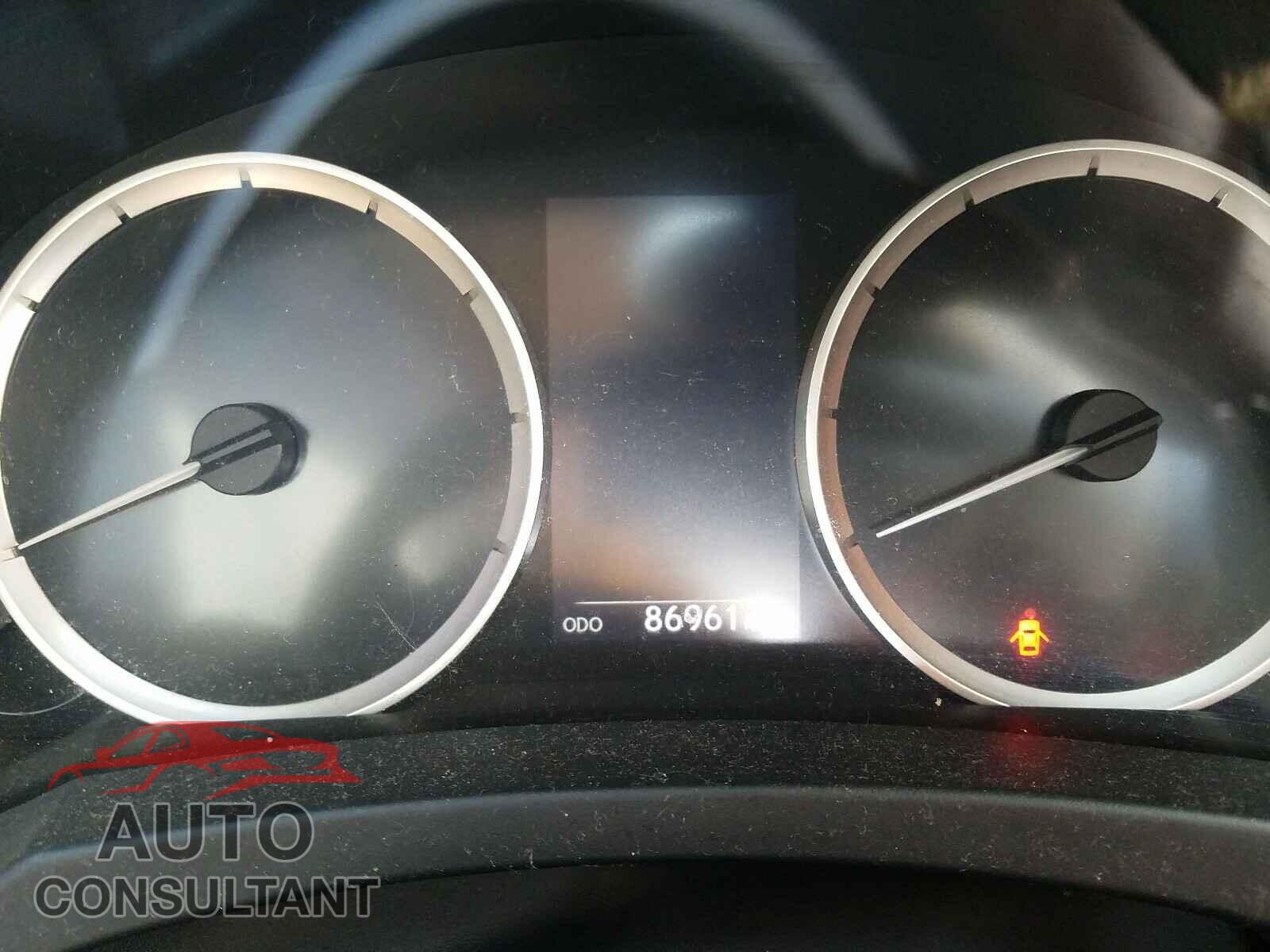 LEXUS IS 2016 - JTHBA1D20G5001801