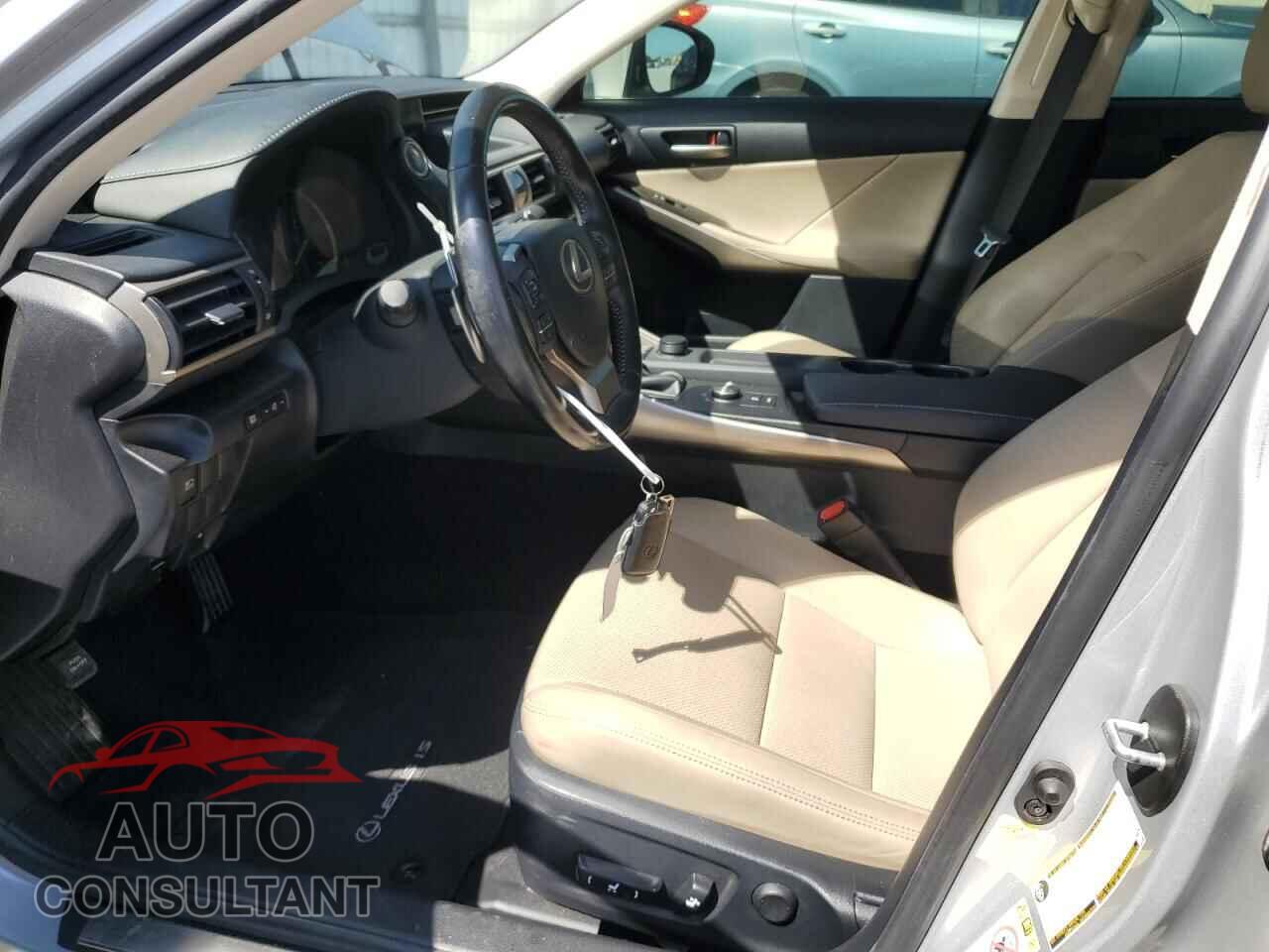 LEXUS IS 2017 - JTHBA1D23H5040920