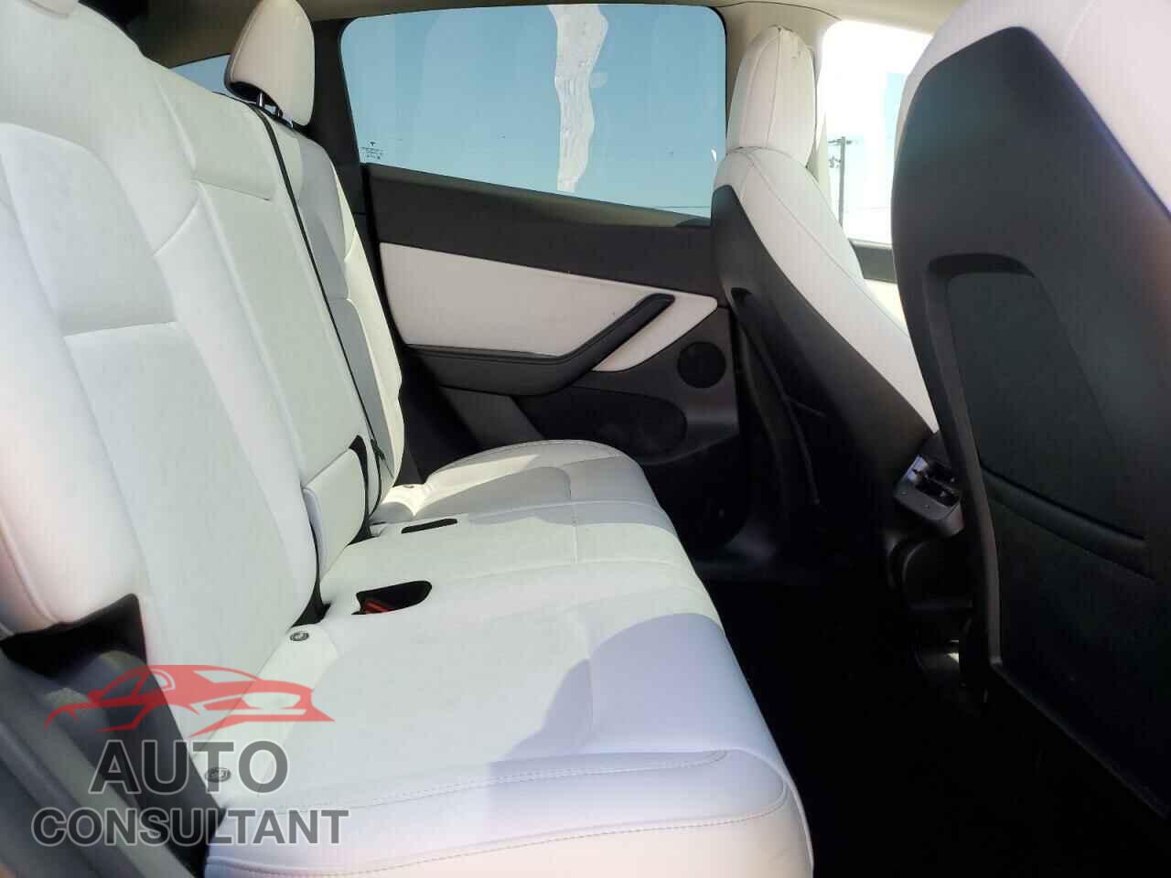 TESLA MODEL Y 2022 - 7SAYGDEE3NF374754
