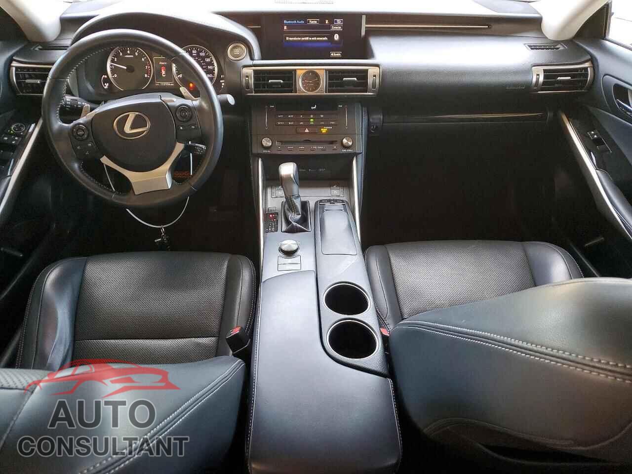 LEXUS IS 2015 - JTHBF1D20F5052148