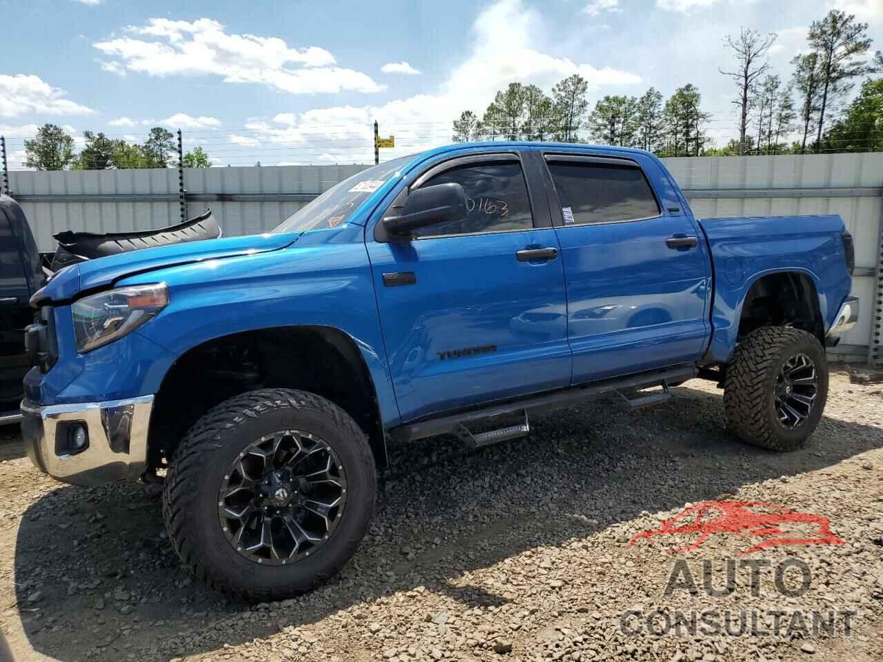 TOYOTA TUNDRA 2017 - 5TFDW5F12HX674831