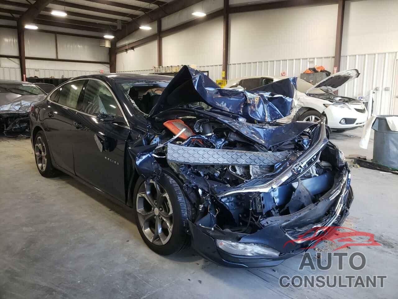 CHEVROLET MALIBU 2021 - 1G1ZD5ST3MF040214
