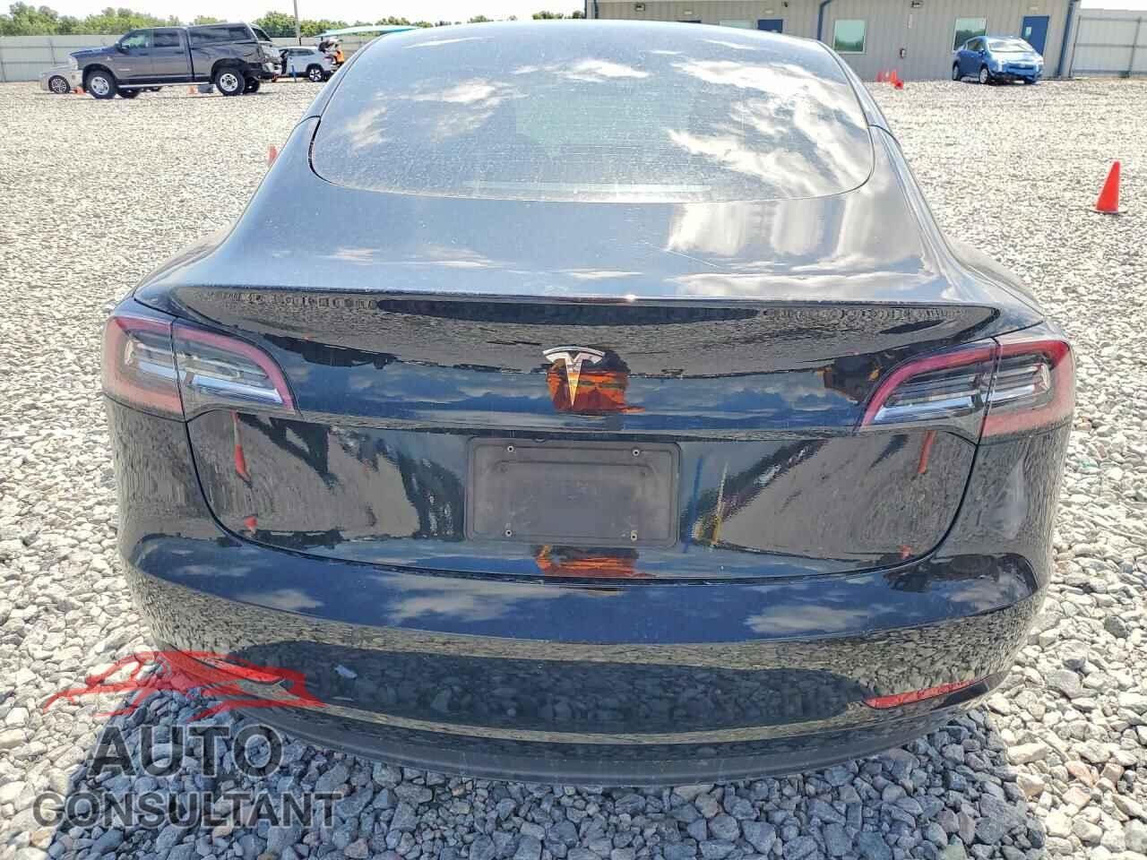TESLA MODEL 3 2021 - 5YJ3E1EA3MF853828