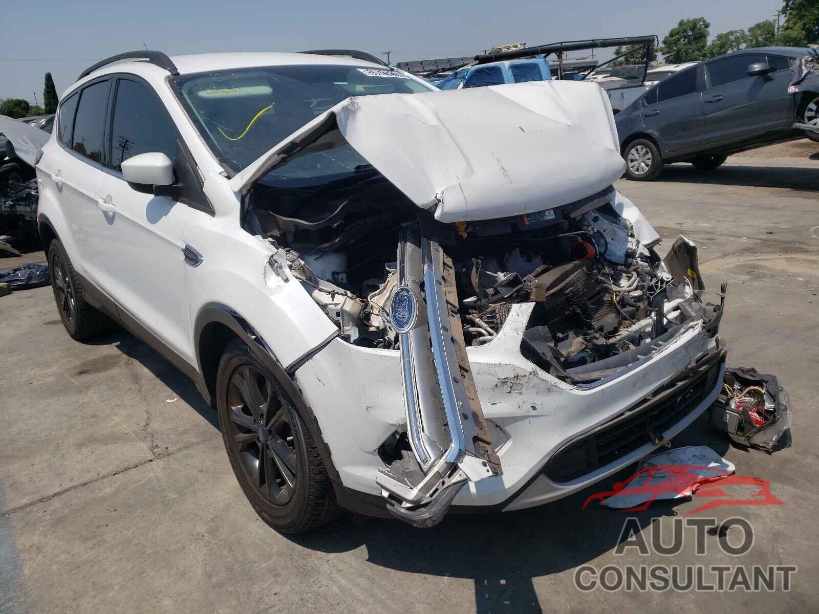 FORD ESCAPE 2017 - 1FMCU9G91HUA52036