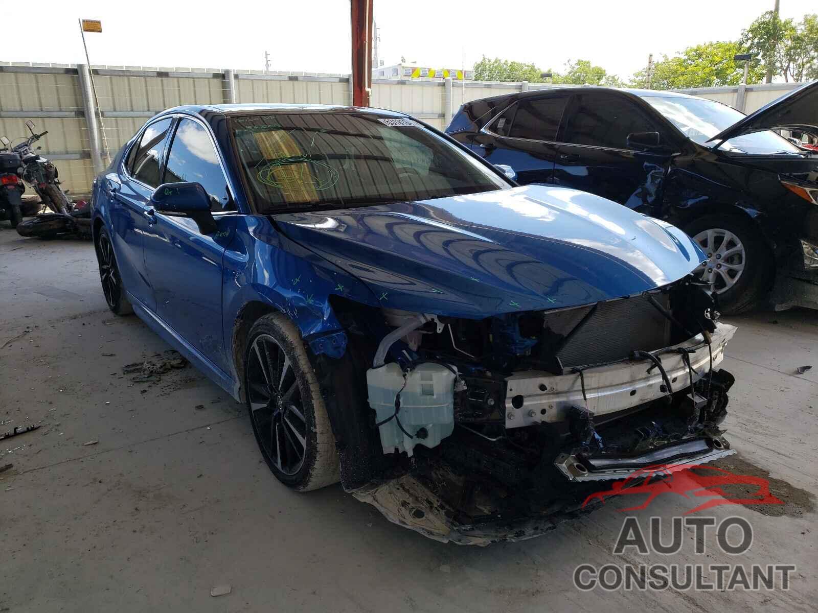 TOYOTA CAMRY 2018 - 4T1B61HK1JU054903
