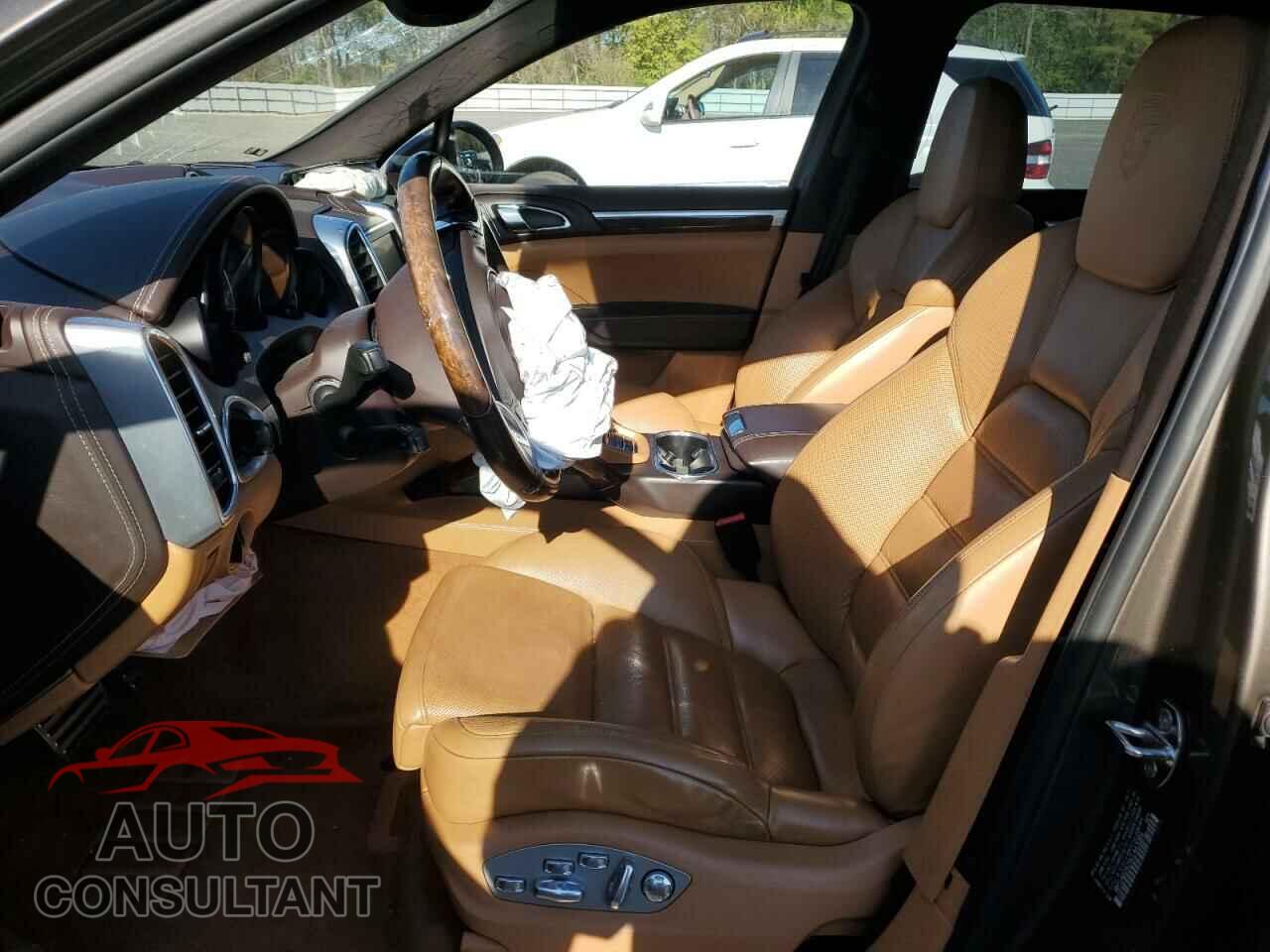 PORSCHE CAYENNE 2012 - WP1AB2A29CLA43084