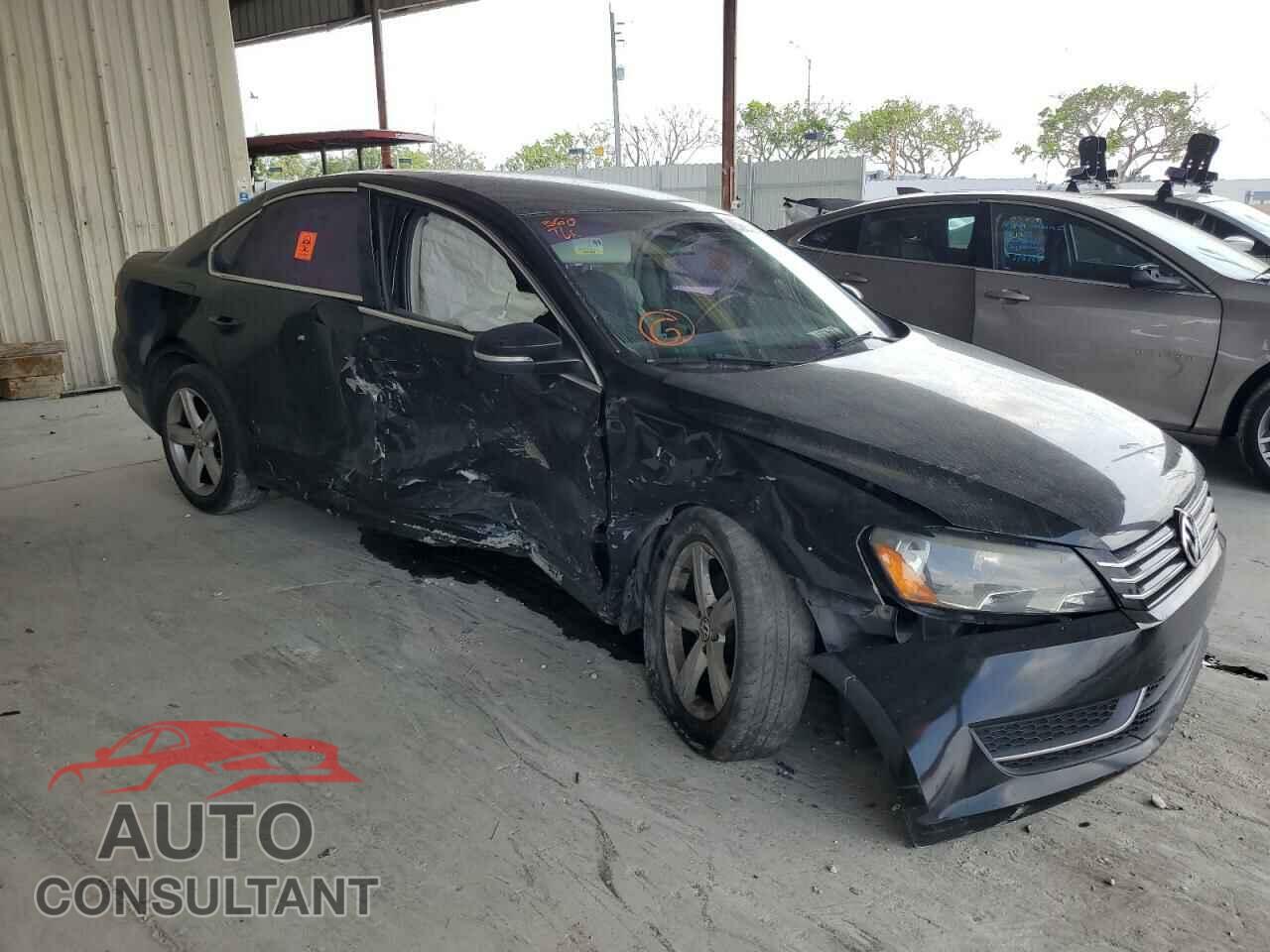 VOLKSWAGEN PASSAT 2012 - 1VWBH7A31CC057911