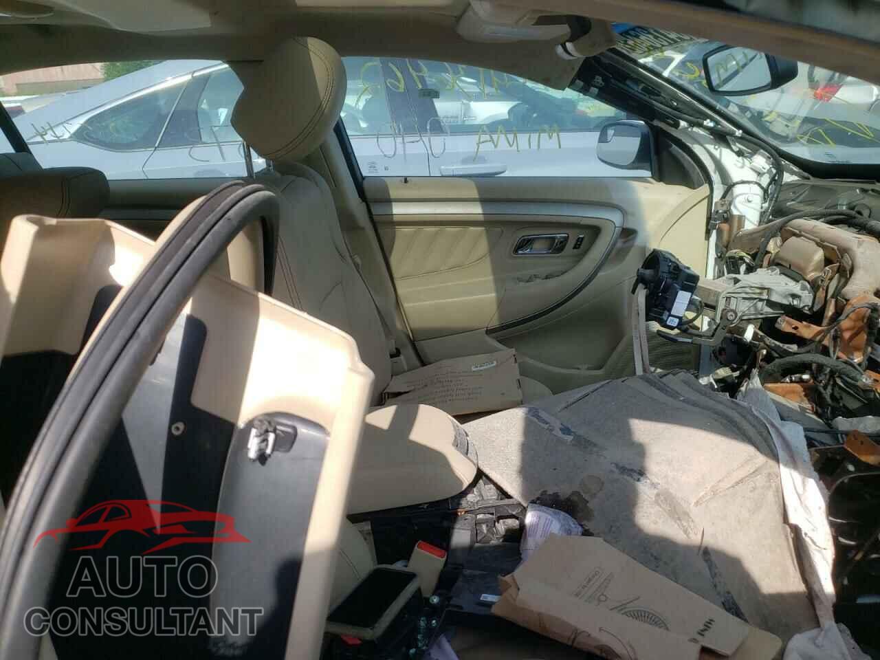 FORD TAURUS 2018 - 1FAHP2E89JG143150