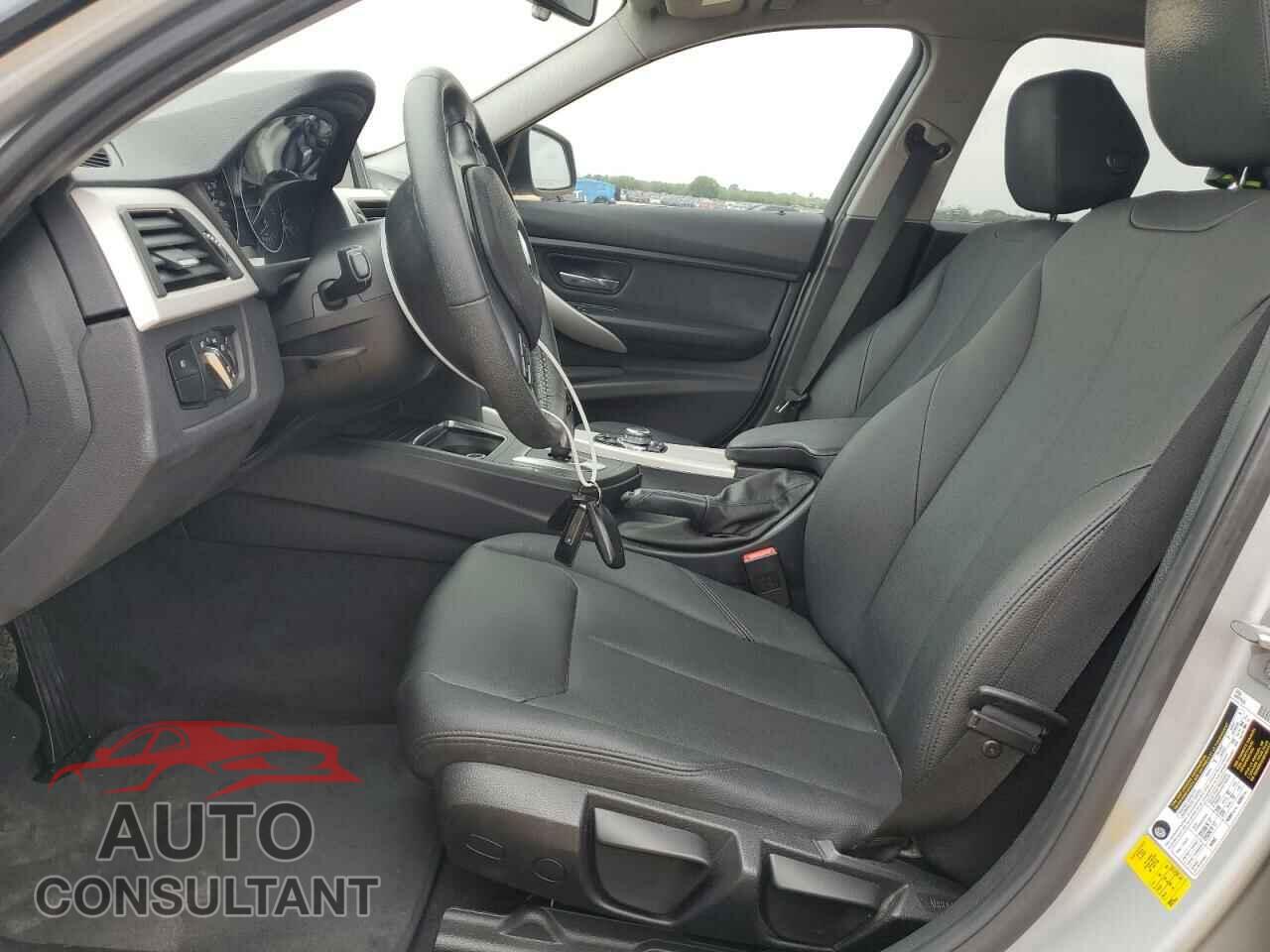 BMW 3 SERIES 2016 - WBA8E1G5XGNU10312