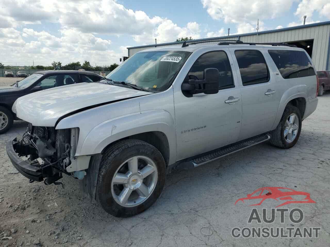 CHEVROLET SUBURBAN 2011 - 1GNSKJE30BR318069